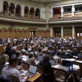 Les coûts découlant des réglementations doivent être présentés de manière plus transparente et être pris en considération dans les bases de décision établies notamment pour le Parlement.